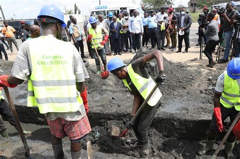 Assainissement Le Ministre Bouak Fofana Lance Lop Ration Curage Des