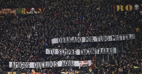 LOlimpico Fischia La Squadra E I Friedkin Per Mourinho Striscioni E