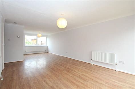 Ulster Close Caversham Park Village 3 Bed Semi Detached House £