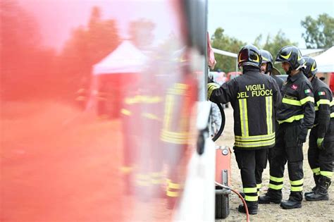 Concorso Vigili Del Fuoco Posti Bando Requisiti Domande