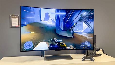 LG Outs Unique Foldable 42 Inch OLED Flex TV That Curves