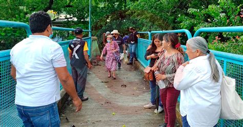 Peatones Se La Juegan Y Desacatan Cierre De Paso En Puente De San