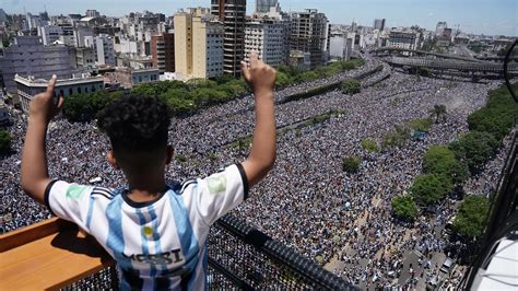 La Selección Argentina Sobrevoló La Ciudad De Buenos Aires En Helicóptero Y Aterrizó En El