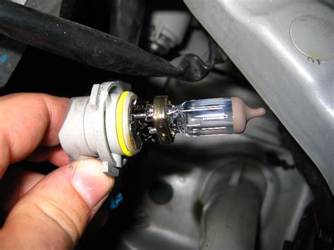 Toyota Corolla Headlight Bulb Replacement Guide 005