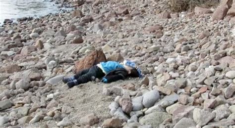 Al Menos Refugiados Han Muerto En Un Naufragio En Aguas Turcas