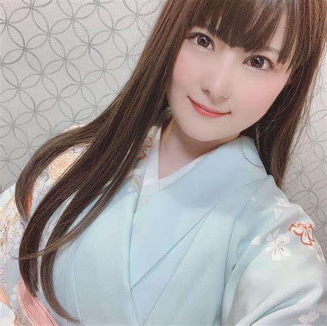 悠木イヴさんのインスタグラム写真 悠木イヴinstagram「自粛中にyoutubeで着付け動画を見て勉強して、とりあえず1人で着れるようになりました♡♡ 自分で着れると好きな時に