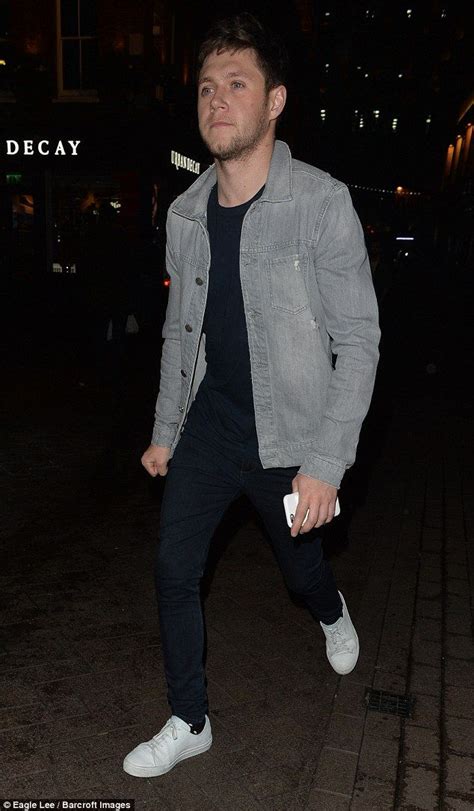 Niall Horan Parties Late Into The Night With A Bevy Of Beauties One