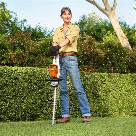 Stihl Hsa 50 Cordless Hedge Trimmer Set