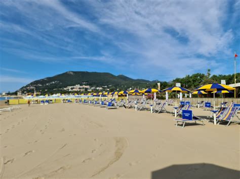 Stabilimento Balneare San Felice Circeo Annunci Mondo Balneare