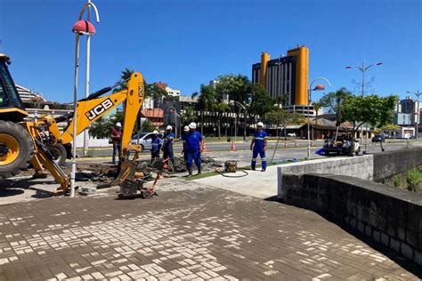 Trincamento de tubulação causa vazamento e compromete abastecimento de