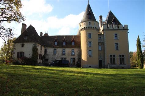 Why are so many South Africans flocking to rural France? - SHOWBIZ SCOPE