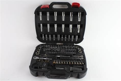 Husky 111 Piece Mechanics Tool Set Property Room