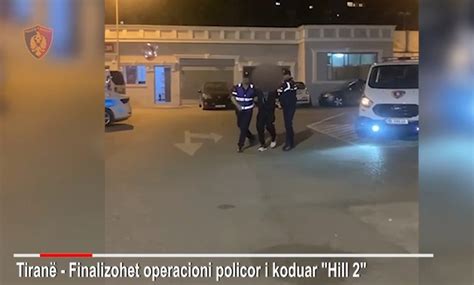 Policia zbarkon në Vorë arrestohet i riu zotëronte arsenal të tërë