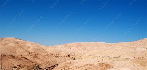 Giordania Paesaggio Roccioso E Desertico Sulla Strada Verso