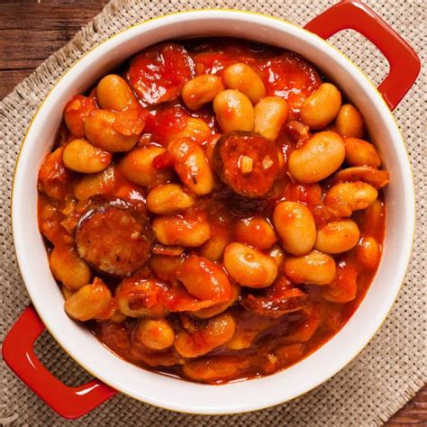 Fasolka po bretońsku Polish Baked Beans with Sausage recipe