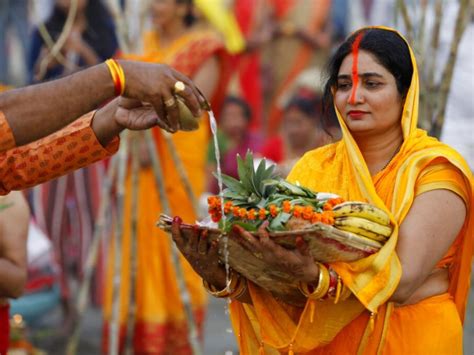 When is Chhath Puja 2023? History, Rituals, Sunrise & Sunset Timing ...