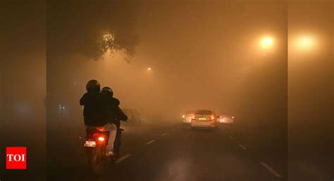 Delhi Weather News Fog Causes Poor Visibility In Delhi Ncr Flights And Trains Affected Delhi