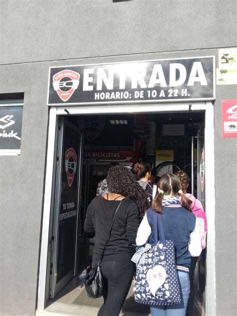 Miguel Mederos MI QUERIDO PUPITRE Un día especial visitando la tienda