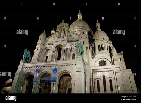 Night view of Sacre Coeur in Paris France Stock Photo - Alamy