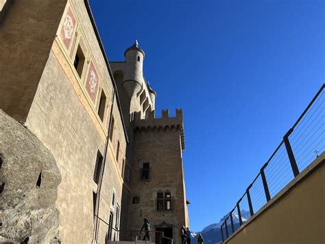 Cosa Fare In Valle D Aosta Alla Scoperta Del Castello Di Saint Pierre