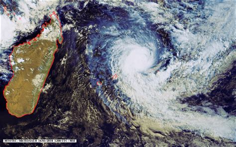 Le cyclone Berguitta est à 515 km de La Réunion LINFO re