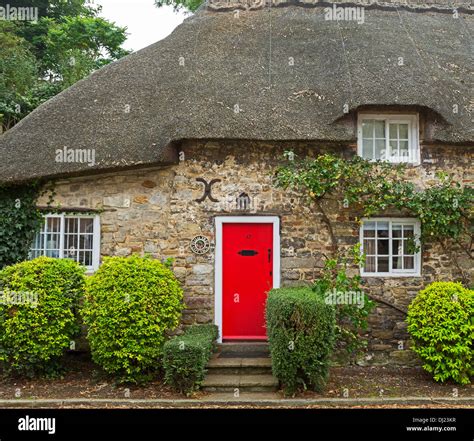 Red Roof Cottage Hi Res Stock Photography And Images Alamy