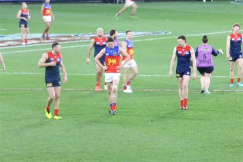 2022 AFL Season Semi Final Melbourne vs Brisbane에 있는 Lawrence Miha님의 핀