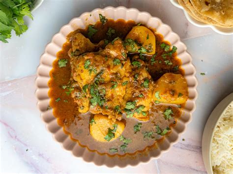 The Easiest And Simplest Chicken Curry Recipe | Flavour Network