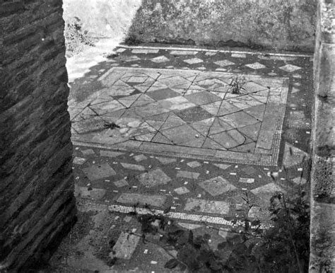 Vi Pompeii December Looking West Across Atrium From Doorway