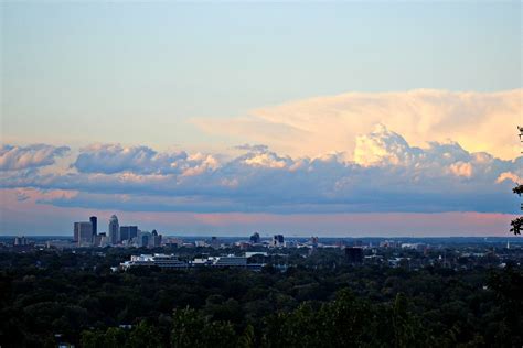 325 View Of Louisville From Iroquois Park Hannah Belew Flickr