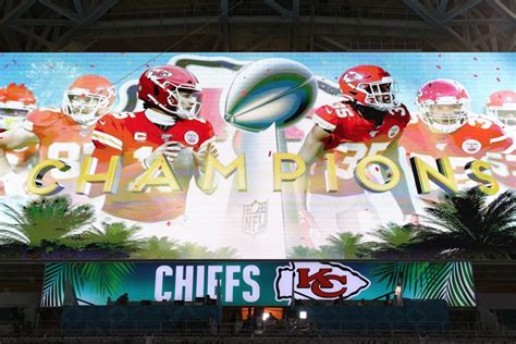 100 best photos from Chiefs win over 49ers in Super Bowl 54