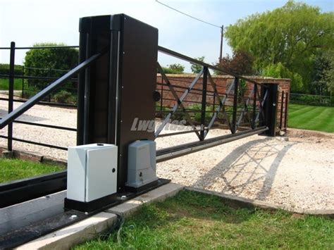 cantilever steel 5bar sliding gate - LW Systems