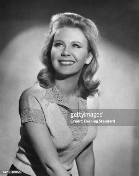 1 483 Photos Et Images Haute Résolution De Juliet Mills Getty Images