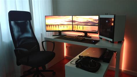 Basic Setup probably need some plants and artwork... Pc Setup, Gaming ...