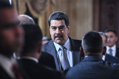 Venezuelas Maduro Hikes Minimum Wage Again This Time By 275 Bloomberg