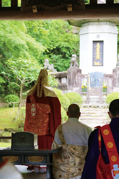 日蓮宗新聞社 第55代管長・菅野日彰猊下 祖廟奉告式