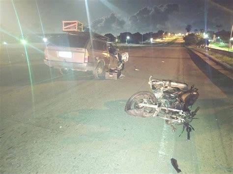 Acidente Frontal Em Cima De Viaduto Mata Motociclista E Fere Motorista