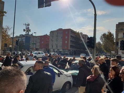 Incidente Messina Tragedia Sul Viale Giostra Morto Enne Giovane