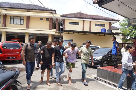 Aniaya Sopir Angkutan Umum Hingga Meninggal Dua Pelaku Dihadiahi Timah