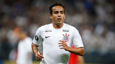 Jadson publica textão para justificar ação contra o Corinthians