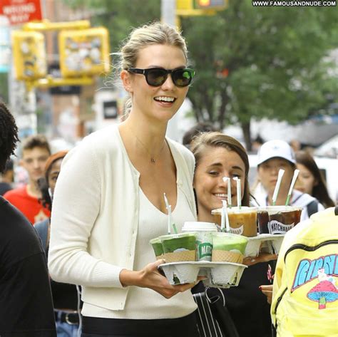 Karlie Kloss New York Babe Posing Hot New York Beautiful Paparazzi