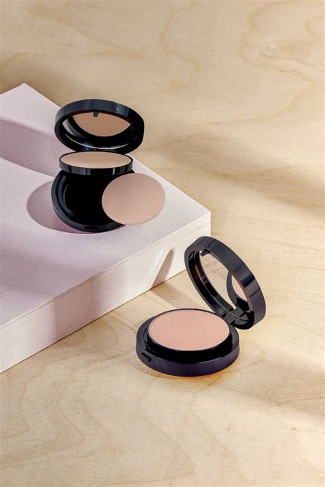 Compact Powder Hingga Loose Powder Ini 6 Jenis Bedak Yang Wajib Kamu Tahu