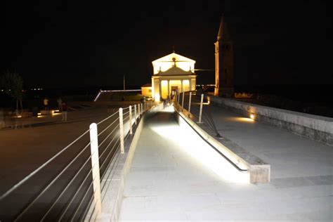 Corrimano Con Illuminazione Inferiore A Led Santuario Madonna Dell Angelo