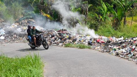 Dedi Mulyadi Bantu Warga Tuntaskan Masalah Sampah Menggunung Di Pinggir