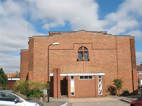 St Olaves Church Mitcham South Side © Stephen Craven Geograph