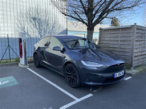 Tesla Model X Plaid Sur La Route Le Permis En Sursis