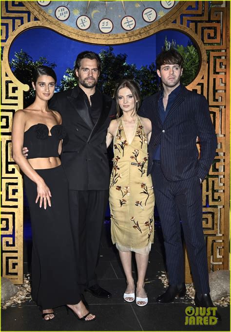 Photo Henry Cavill Natalie Viscuso Witcher Seaso 3 Premiere Costars