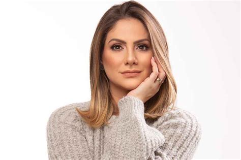 Influenciadora e esteticista Priscilla Nardy faz sucesso em todo país