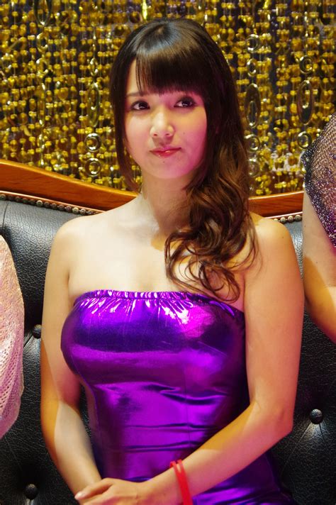 Pictures of Ayaka Tomoda