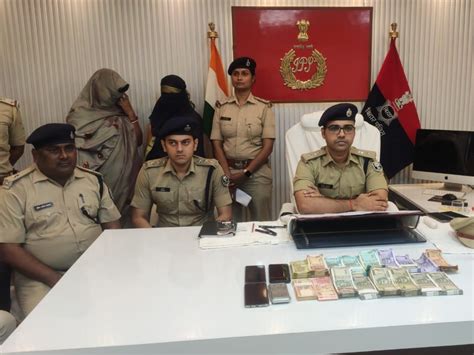 28 ग्राम स्मैक के साथ 3 43 लाख रुपए बरामद जांच में जुटी पुलिस Rs 3 43 Lakh Recovered With 28